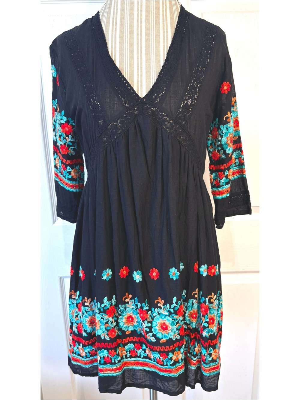 Umgee Bright Floral Embroidered Crochet Lace Boho Babydoll Swing Dress Medium